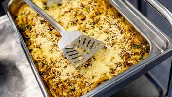 linke fordert aufbau staatlich finanzierter „kiezkantinen“