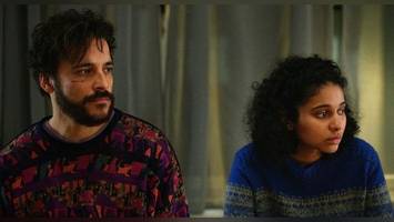 „Im Rosengarten“: Ein deutsch-syrischer Rapper erlebt Rassismus