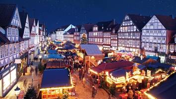 romantik pur: dieser weihnachtsmarkt ist wie aus der zeit gefallen