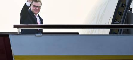 Warum plötzlich in den Botschaften Bilder des Außenministers hängen