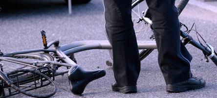 Radfahrer von Auto angefahren