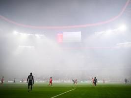 Nach Pyrotechnik-Vorfall: FC Bayern droht Fanausschluss
