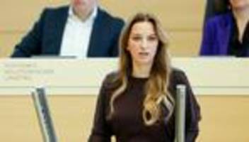 Brenzliche Situationen: Land will besseren Schutz für Einsatzkräfte im Verkehr