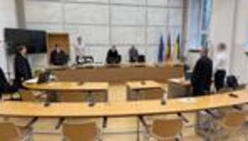 prozess: droge untergeschoben: freigesprochener polizist außer dienst