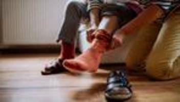 reform der pflegeversicherung: notfalltelefone, pflege-riester – und das wichtigste vertagt