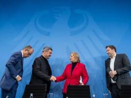 Einfach mal vertagen: Merz-Koalition gelingt Operation Harmonische Feiertage