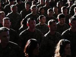 Mehr Gehalt für Soldaten: US-Repräsentantenhaus beschließt Verteidigungshaushalt von fast einer Billion Dollar