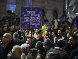 rücktritt der regierung: bulgarien stolpert kurz vor euro-beitritt in die nächste krise