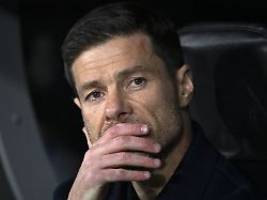 team stellt sich hinter coach: wenn die berichte stimmen, müsste xabi alonso jetzt gefeuert werden