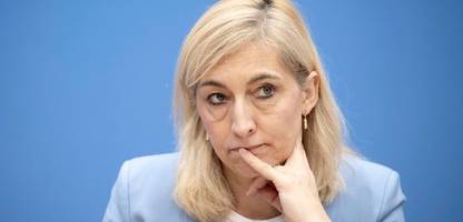 Pflegeversicherung: Kritik an unkonkreten Vorschlägen der Pflegekommission