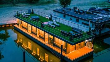 Hausboote an Elbe: Insolvenzschock – Investoren schon vor Start pleite?