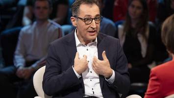 maischberger zwingt Özdemir aussage bei verbrenneraus ab: „nicht erreichbar“