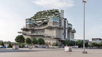 Neues Architekturjahrbuch beleuchtet Hamburgs Bauprojekte und Hafenvisionen