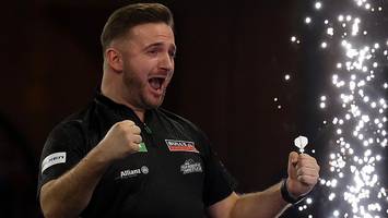 Darts-WM: Deutscher Arno Merk überrascht und gewinnt das Eröffnungsspiel