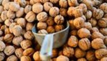 Weihnachtsbäckerei in Zahlen: Alles fürs Backen: Hamburg importiert viele Tonnen Nüsse