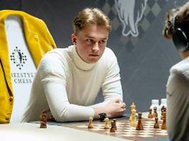 Magnus Carlsen verliert Endspiel: Deutscher Schach-Großmeister räumt überzeugend ab