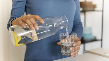 Abnehmen mit Wasser: Mit einem einfachen Trick schmelzen die Pfunde