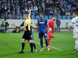 magdeburg gibt letzten platz ab: ksc kassiert peinliche rote karte, geht unter und sieht noch mal rot