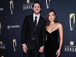 Promi-Baby unterwegs: Schauspielerin Hailee Steinfeld erwartet ihr erstes Kind