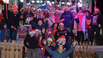 „Ulzburg Glüht“ bietet kostenfreies Karussell und festliche Aktionen für Familien