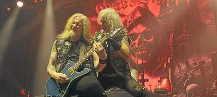 Sechs Bands sorgen in Augsburg für ein Rock-Spektakel