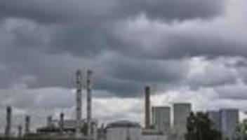 Chemieindustrie: Grüne fordern mehr Verantwortung für ostdeutsche Chemie