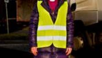 Geschenke für Fernfahrende: Weihnachtsaktion auf Rastplatz – Geschenke für Lkw-Fahrer