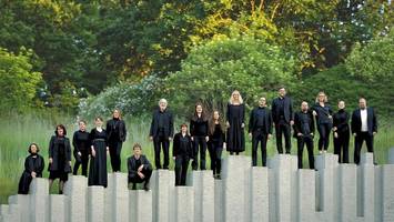 Canzonetta: Klangvolles Konzert mit Weihnachtsbaum und Discokugel