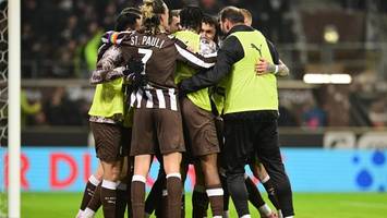 So emotional feiert der FC St. Pauli, doch das dicke Ende kommt noch