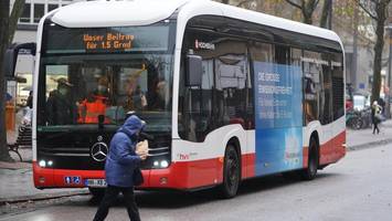 rekorddefizit: hamburger hochbahn kann sich kaum noch e-busse leisten