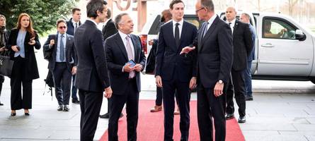 selenskyj und us-delegation beraten in berlin zum ukraine-krieg