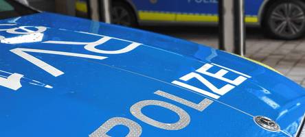 Unbekannter entwendet Geldbörse aus Auto