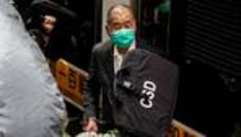 China: Honkonger Gericht spricht Verleger Jimmy Lai schuldig