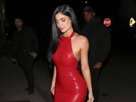 und fertig ist der lack: kylie jenner lässt alle(s) erröten