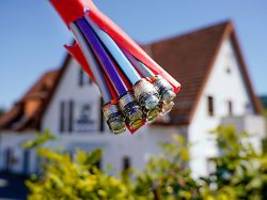 Vorsicht bei Internetverträgen: Glasfaser: Von Laufzeitfallen und untergeschobenen Verträgen