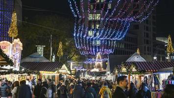 diese berliner weihnachtsmärkte öffnen an heiligabend