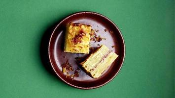 kartoffel-bacon-gratin mit schalottencrunch