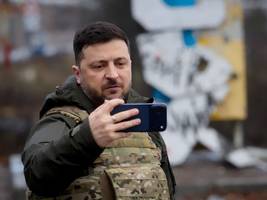 Krieg in der Ukraine: Wie Selenskij sich gegen Putins Propaganda wehrt