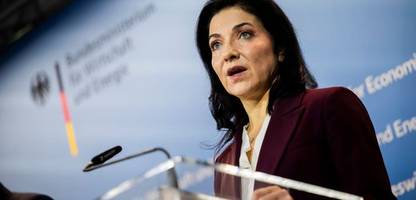 grüne wollen katherina reiche notfalls vor ausschuss zitieren - förderung von firma mit guttenberg-beteiligung