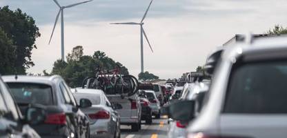 Verbrenner-Aus: Ökonomen kritisieren Aufweichung der EU-CO₂-Regeln