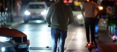 E-Scooter-Fahrer ist mit über 1,5 Promille in der Jakoberwallstraße unterwegs