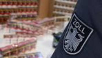 Kriminalität: Fast 80.000 Zigaretten am Flughafen BER entdeckt