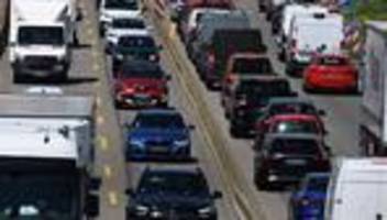 Verkehr und Staus: Auf diesen Autobahnen wird es rund um Weihnachten voll