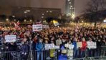 Korruption: Slowaken protestieren gegen Abschaffung von Whistleblower-Behörde