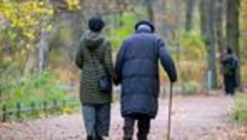 Rente: Deutsche sind uneins bei Renteneintrittsalter nach Beitragsjahren