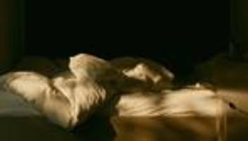 jede sekunde von nicolas mathieu: die kleinen freuden und leiden der erotik