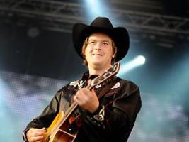 nach langer krankheit: deichkind-mitgründer malte pittner ist tot