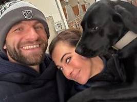Weihnachtszeit in München: Thomas Müller teilt süßes Selfie mit Ehefrau - und Hund