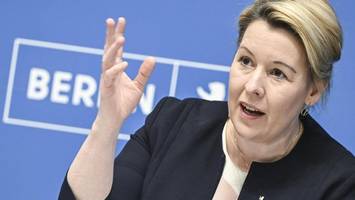 Balkonkraftwerke: Franziska Giffey gibt Ende der Förderung bekannt