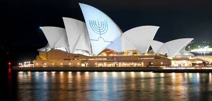 Anschlag in Sydney: Opernhaus erstrahlt mit Bild von Chanukka-Leuchter